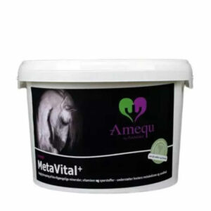 Amequ by Dangro MetaVital+ vitamin og mineral tilskud til heste i 5 kg spand.