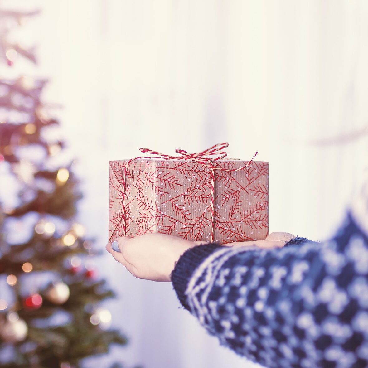 julegave gives til juletrae