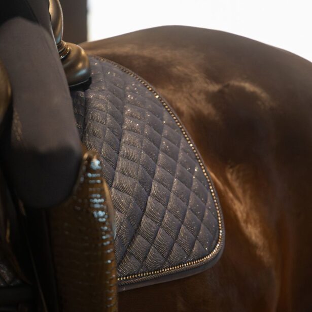 Horseguard aw24 milva underlag med glitter