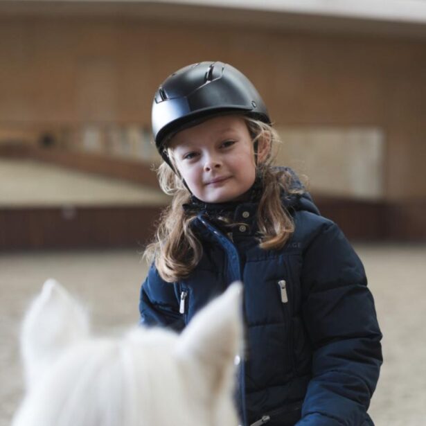 Equipage Vilma ridehjelm sort