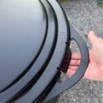 Fodertønde med låg og etiket 80 liter sort