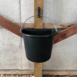 Spand 15 liter flad side sort