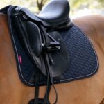 LeMieux SS26 Brilliance dressurunderlag navy